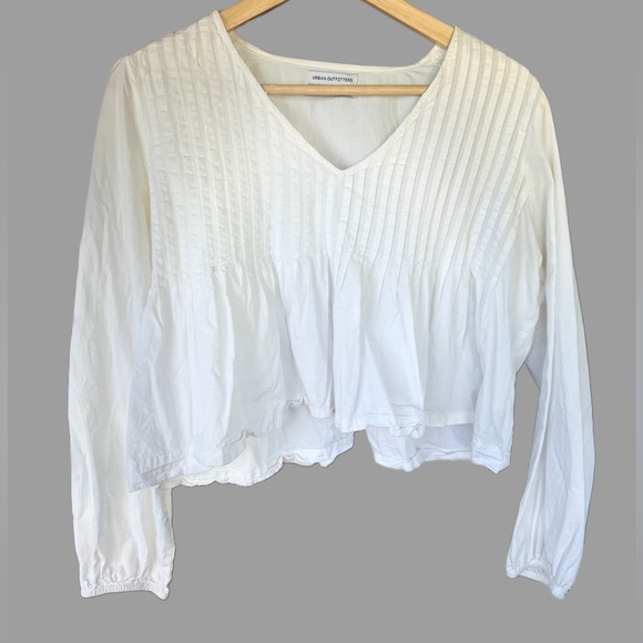 URBAN OUTFITTERS White V-Neck Pleated Women's Long Sleeve Top - Picture 1 of 5